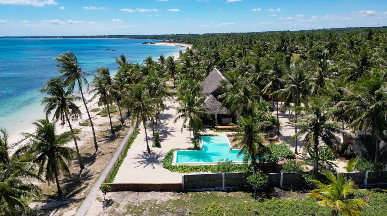 81 Palms Resort Nembrala Exterior photo